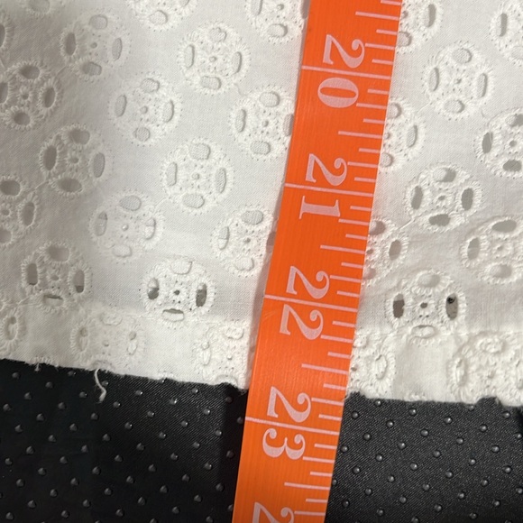 NEW J Crew Eyelet puff-sleeve top Size M - Picture 5 of 5